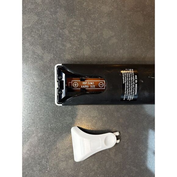 Direct TV Remote‎ Control Rc66x MG32993 - Picture 3 of 3